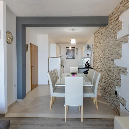 Dany - Free Parking Apartament *