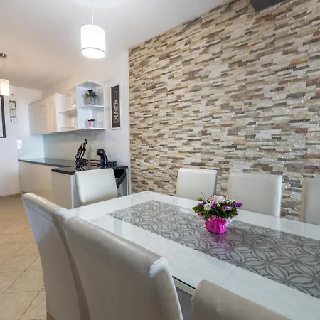 Dany - Free Parking Apartament *